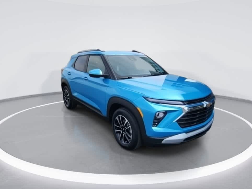 2025 Chevrolet Trailblazer LT photo 2
