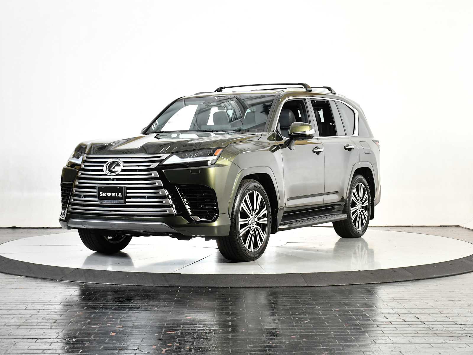2025 Lexus LX Luxury's photo