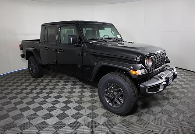 2026 Jeep Gladiator Sport S's photo