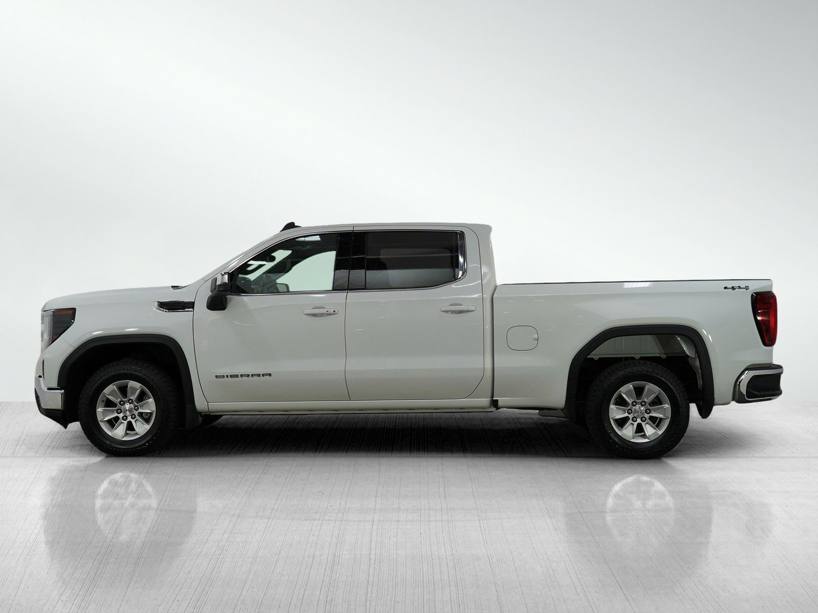 Used 2023 GMC Sierra 1500 SLE with VIN 1GTPUBEK3PZ272198 for sale in Roseville, Minnesota