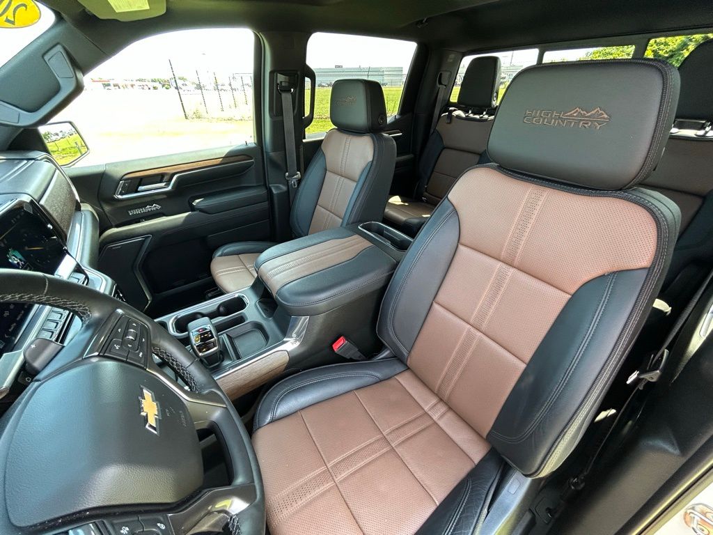 2023 Chevrolet Silverado 1500 High Country photo 14