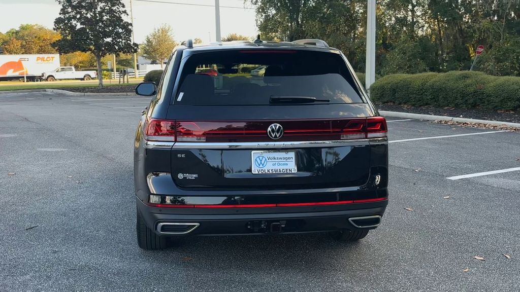 2026 Volkswagen Atlas SE photo 4