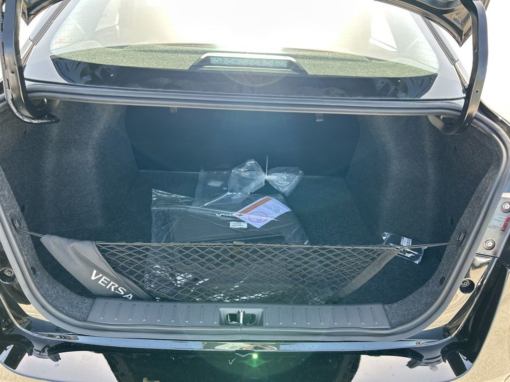 2025 Nissan Versa S photo 36