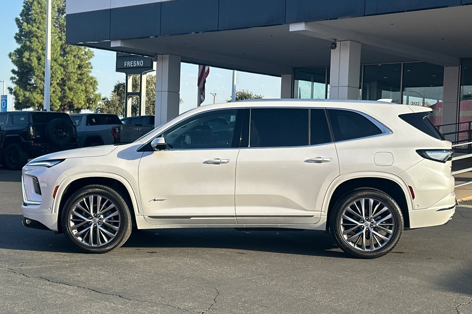 2025 Buick Enclave Avenir photo 7