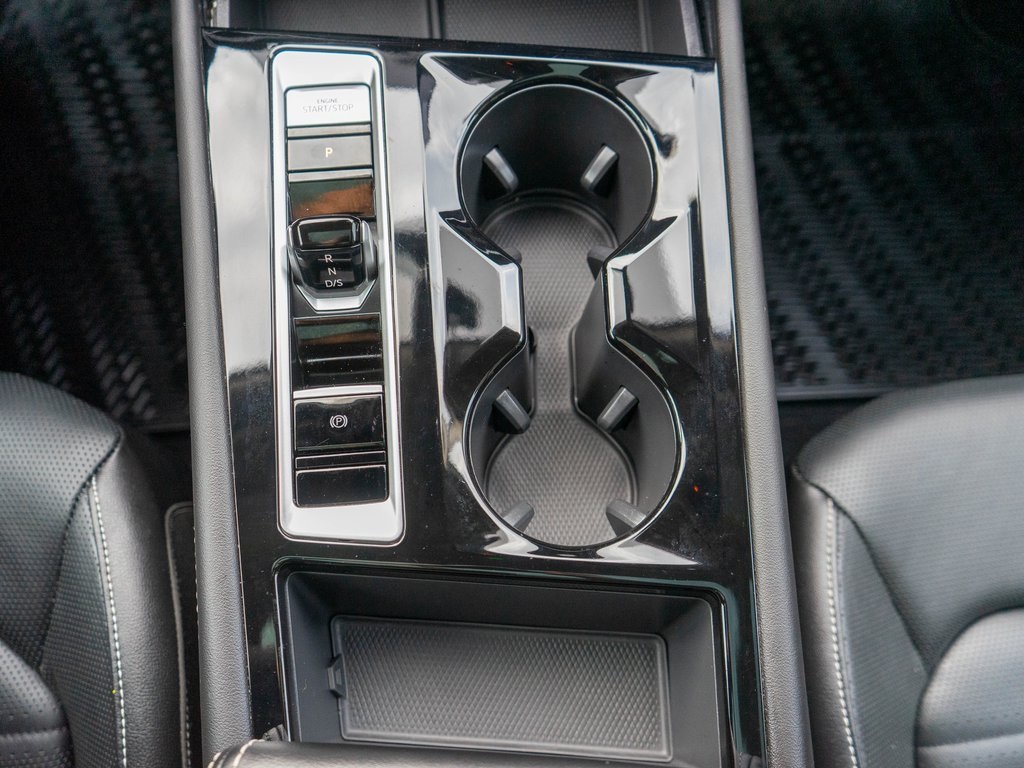 2024 Volkswagen Atlas SEL photo 26