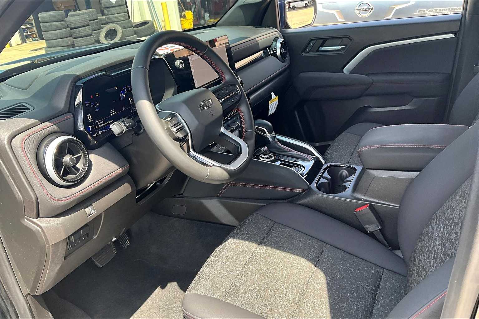2024 Chevrolet Colorado Z71 photo 15