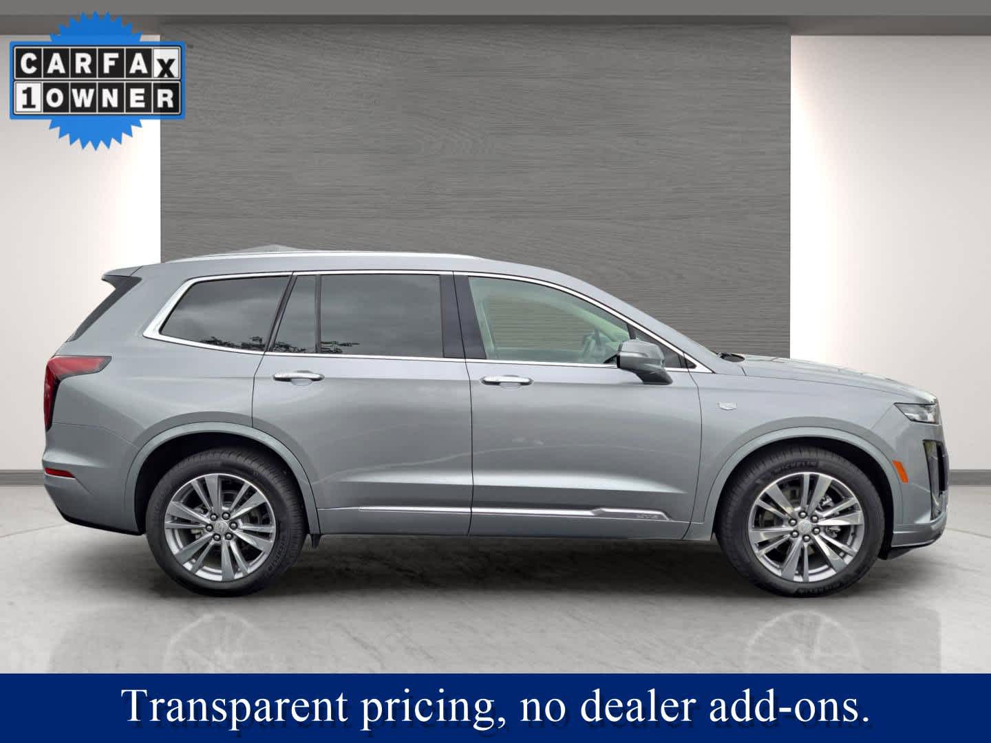 2025 Cadillac XT6 Premium Luxury photo 3