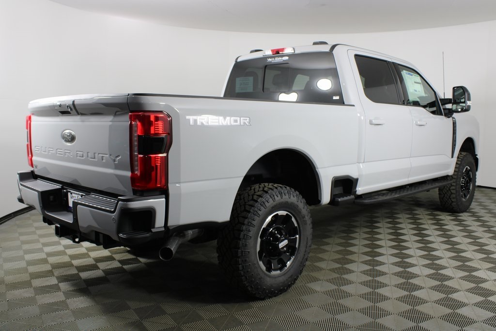 2026 Ford F-350 Lariat photo 4