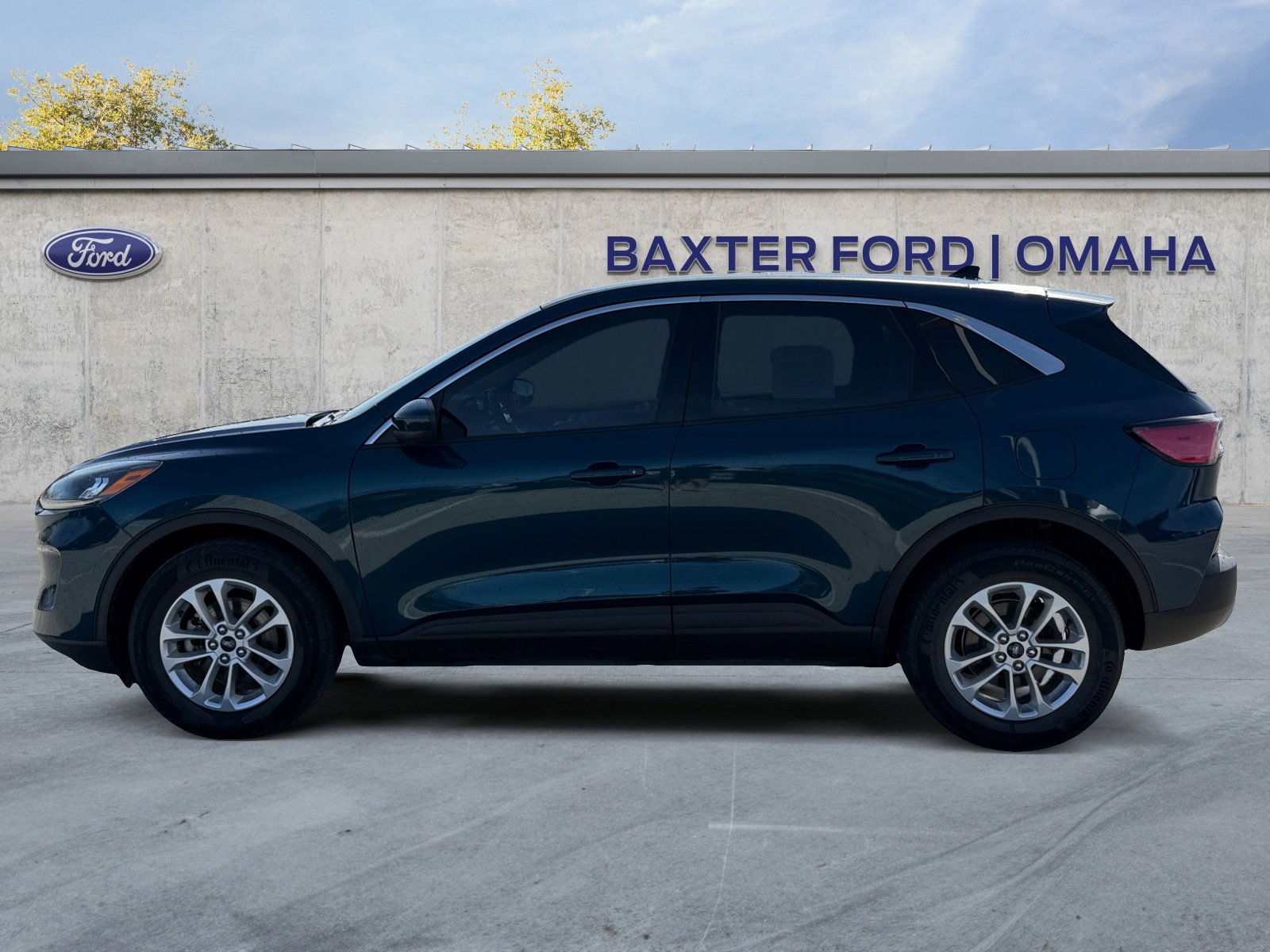 2020 Ford Escape SE photo 2