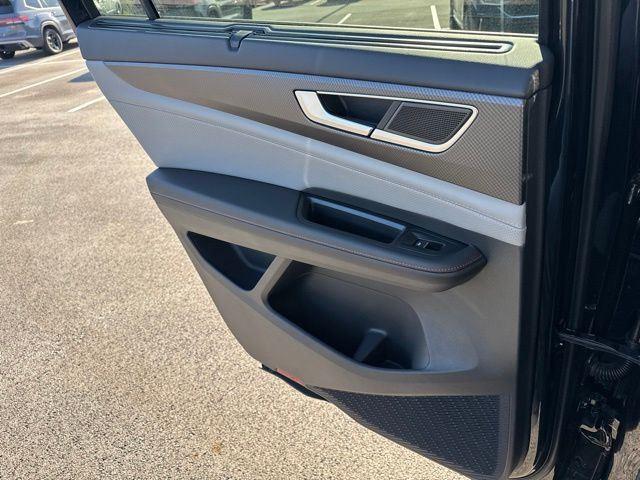 2025 Volkswagen Atlas Peak Edition SE photo 15