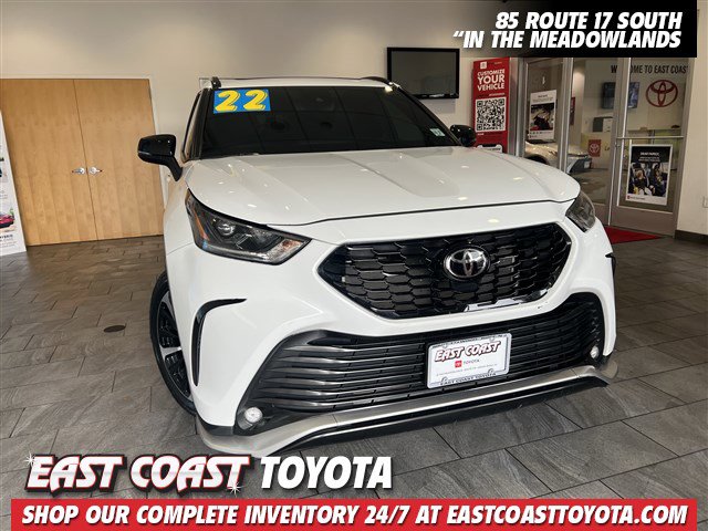 2022 Toyota Highlander XSE's photo