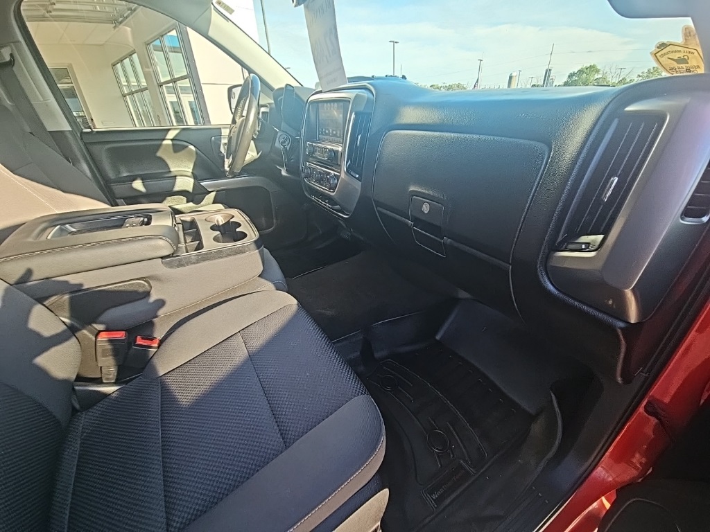 2018 Chevrolet Silverado 1500 LT photo 18