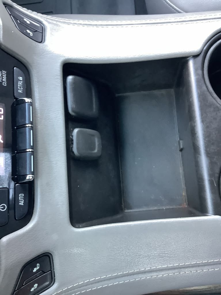 2019 Chevrolet Suburban LT photo 21