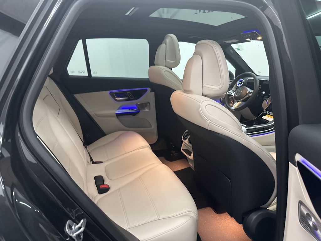 2026 Mercedes Benz GLC 300 photo 21