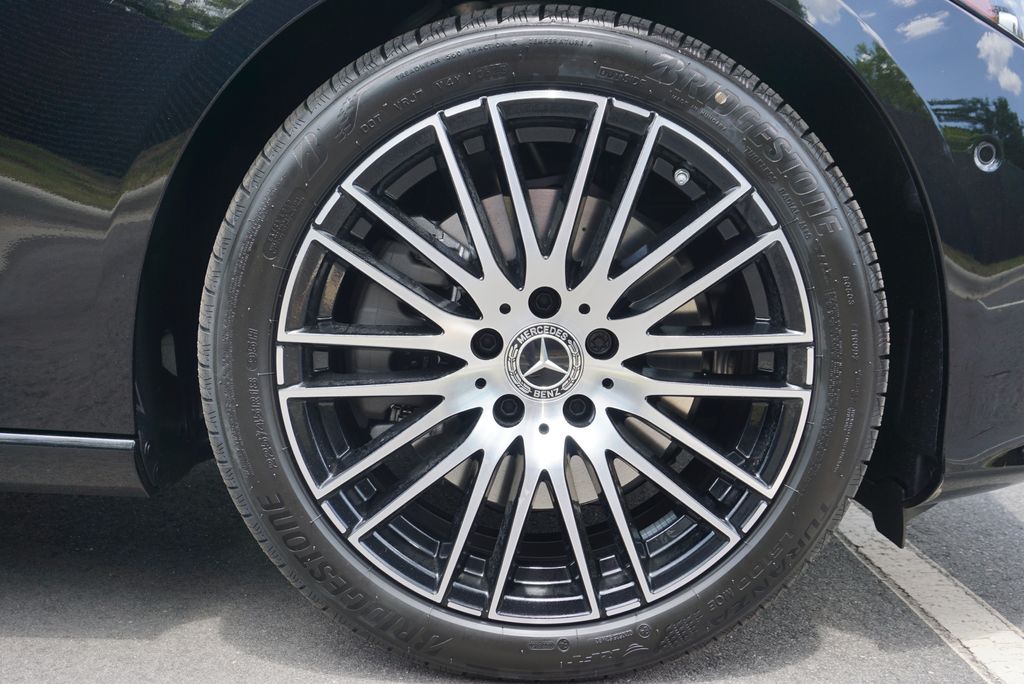 2025 Mercedes Benz C 300 photo 15