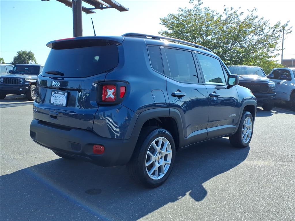 2023 Jeep Renegade Latitude Upland photo 22