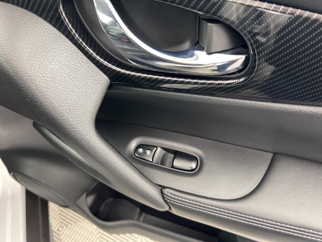 2019 Nissan Rogue SL photo 24
