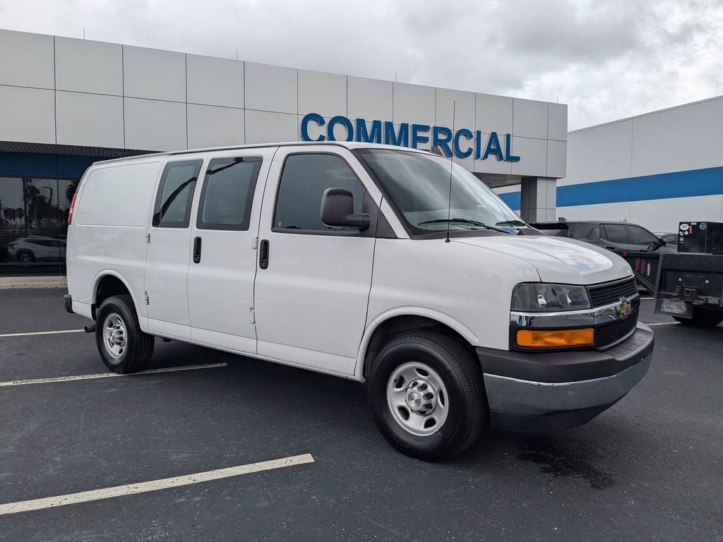 2023 Chevrolet Express Cargo 2500 photo 2