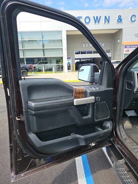 2019 Ford F-150 Lariat photo 8