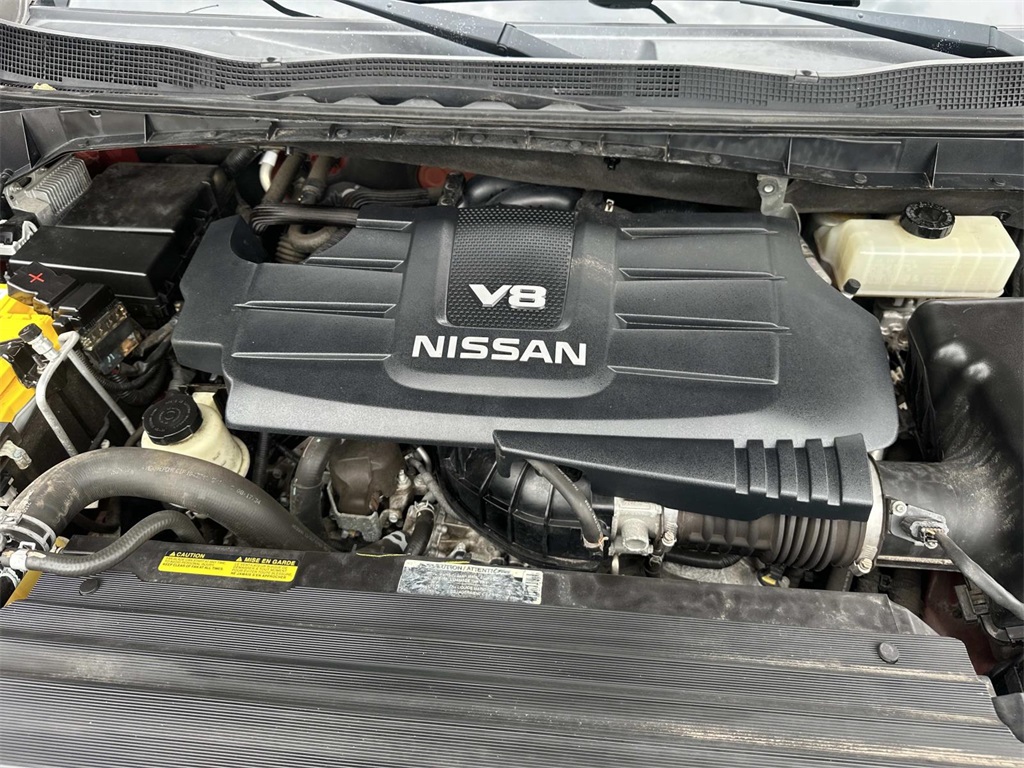 2017 Nissan Titan Platinum Reserve photo 9