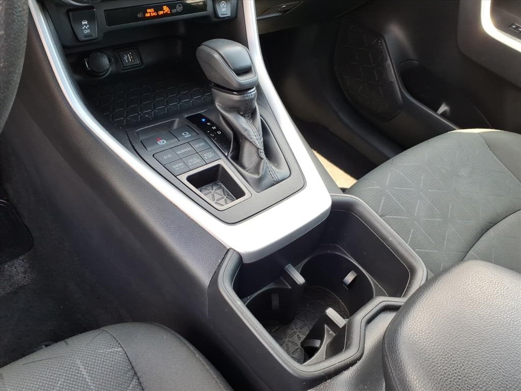 2023 Toyota RAV4 XLE photo 22