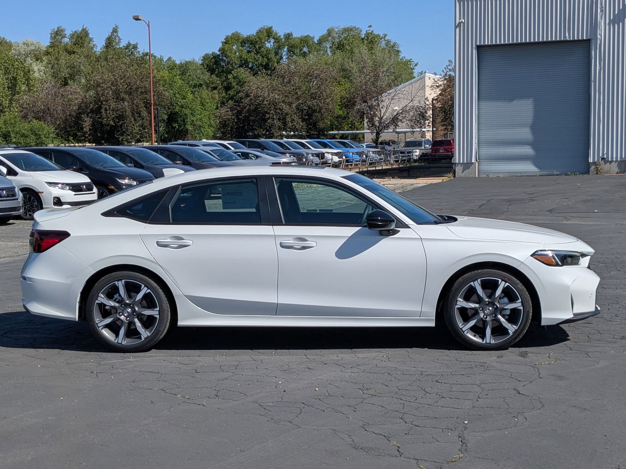 2025 Honda Civic Hybrid Sport Touring photo 2
