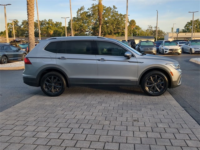 2023 Volkswagen Tiguan SE photo 3