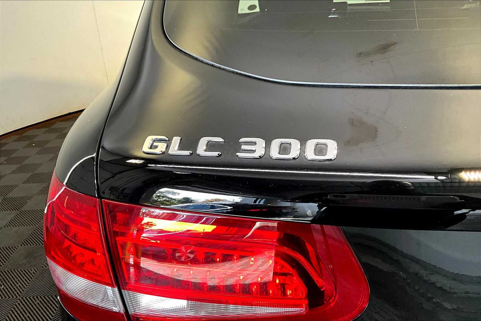 2019 Mercedes Benz GLC 300 4MATIC photo 29