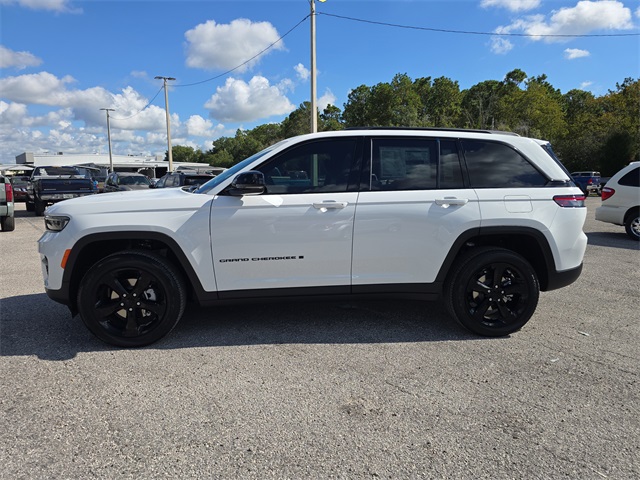 2025 Jeep Grand Cherokee Altitude X photo 3