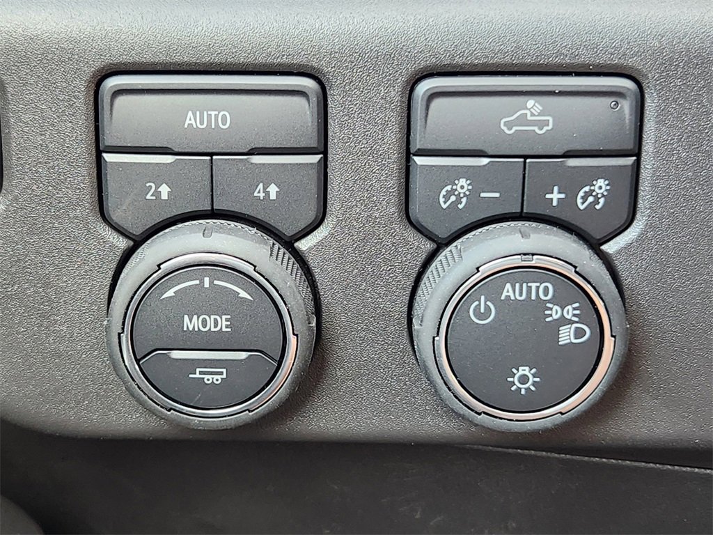 2025 Chevrolet Silverado 1500 LT photo 15