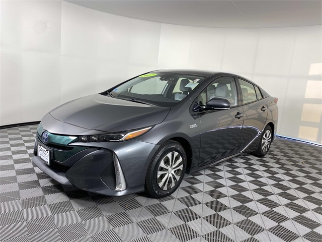2017 Toyota Prius Prime Plus photo 3
