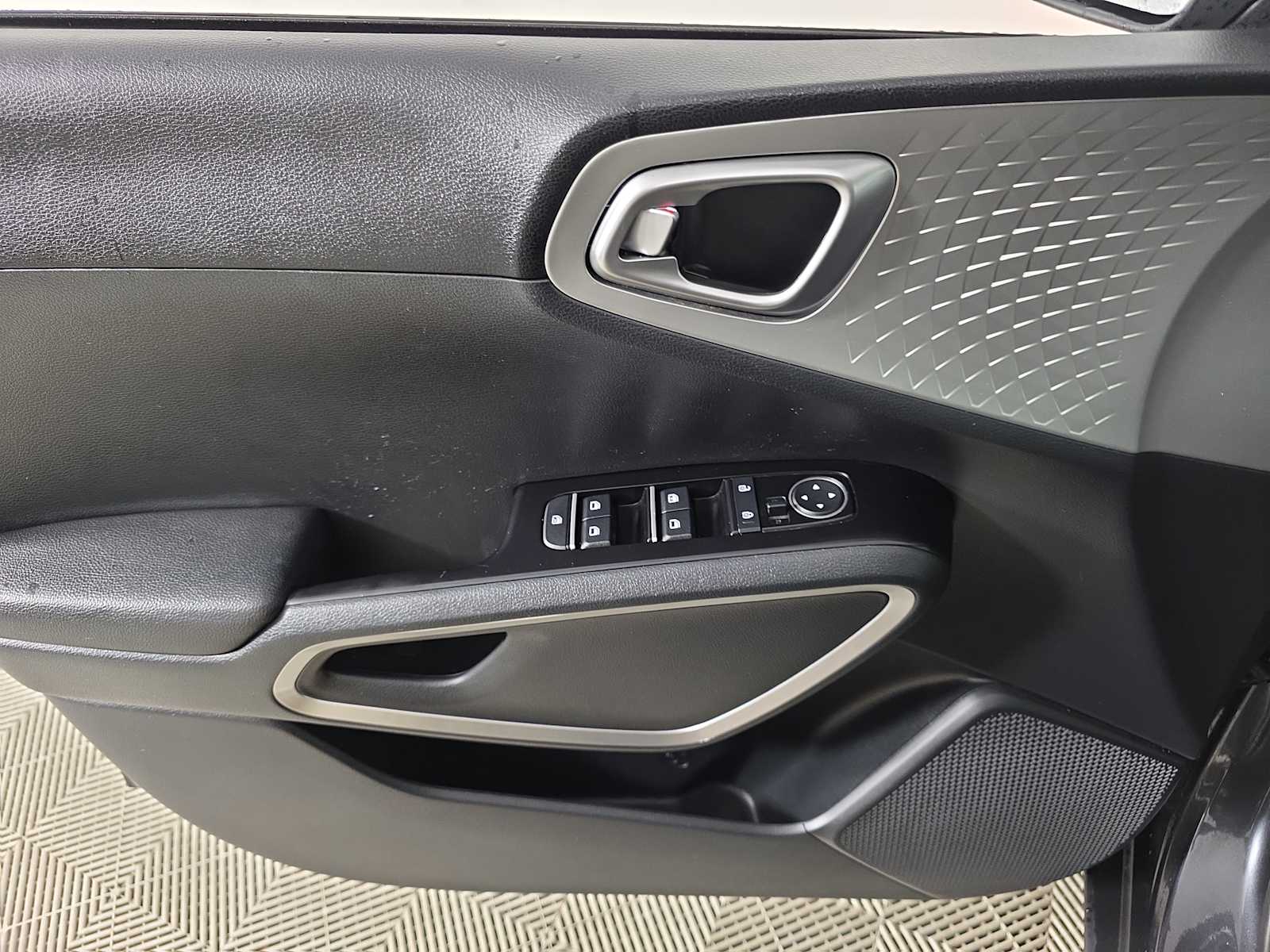 2022 Kia Soul LX photo 26