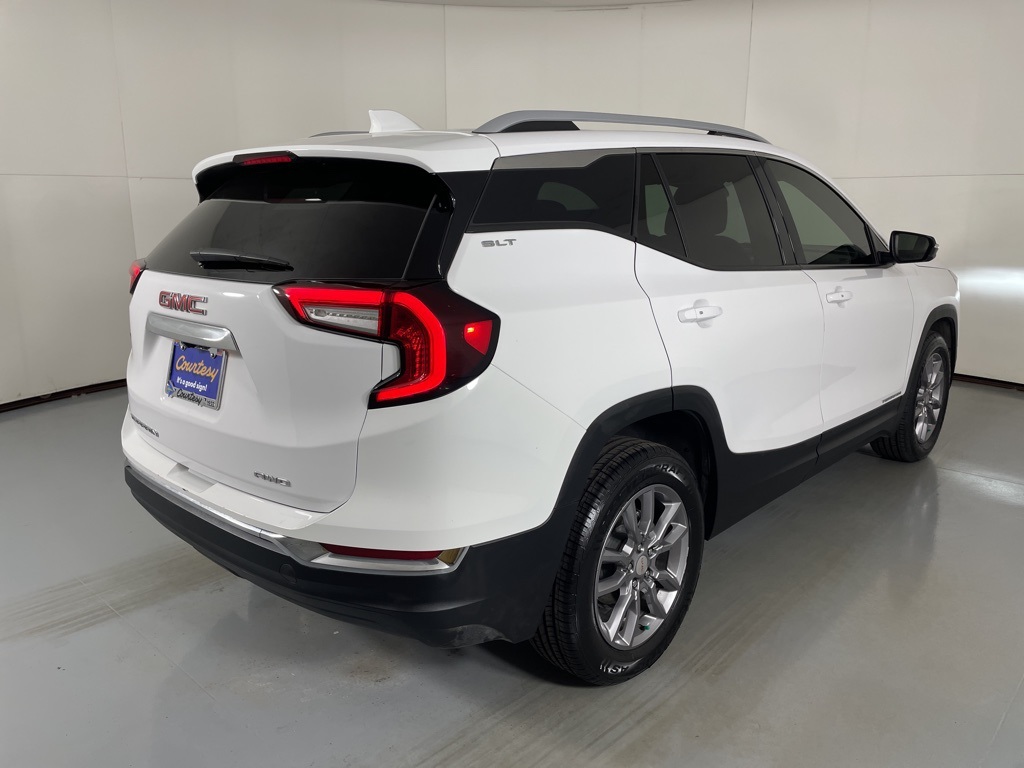 2024 Gmc Terrain SLT photo 3