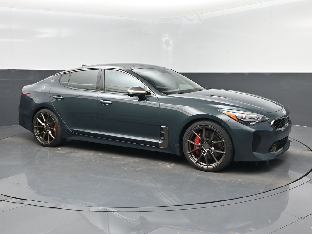 2022 Kia Stinger GT2's photo