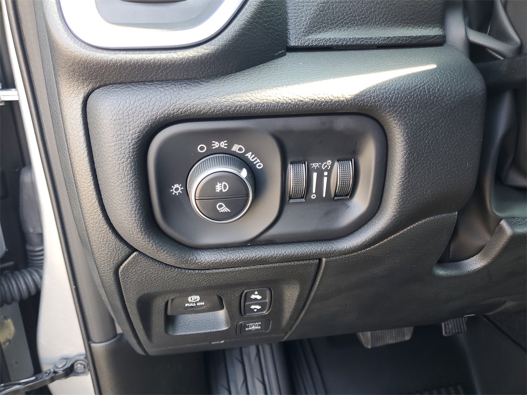 2025 Ram 1500 Big Horn Lone Star photo 9
