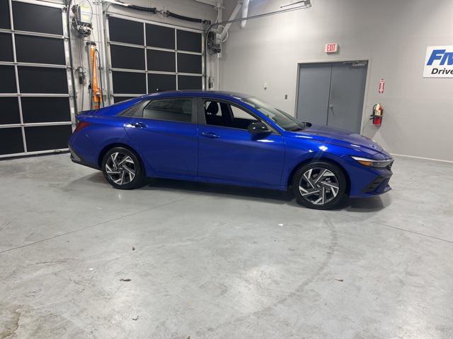 2025 Hyundai Elantra SEL's photo