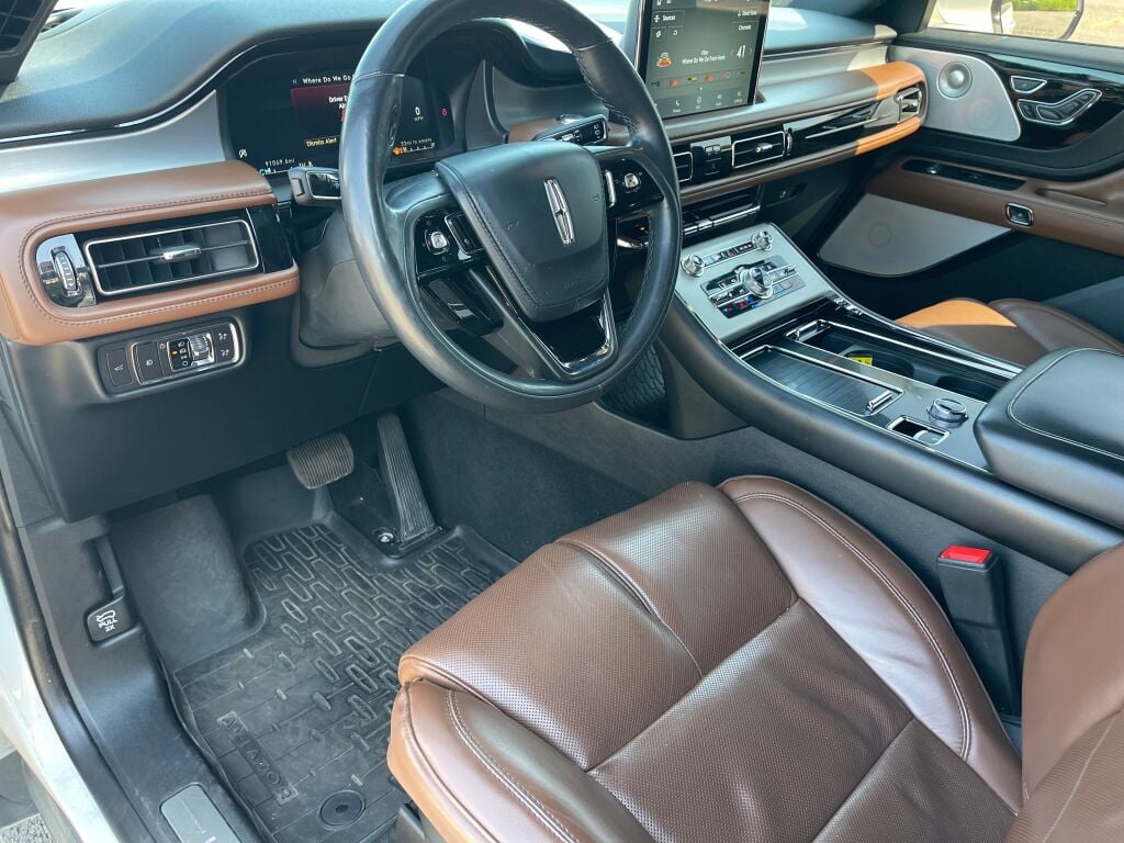 2021 Lincoln Aviator Reserve photo 2