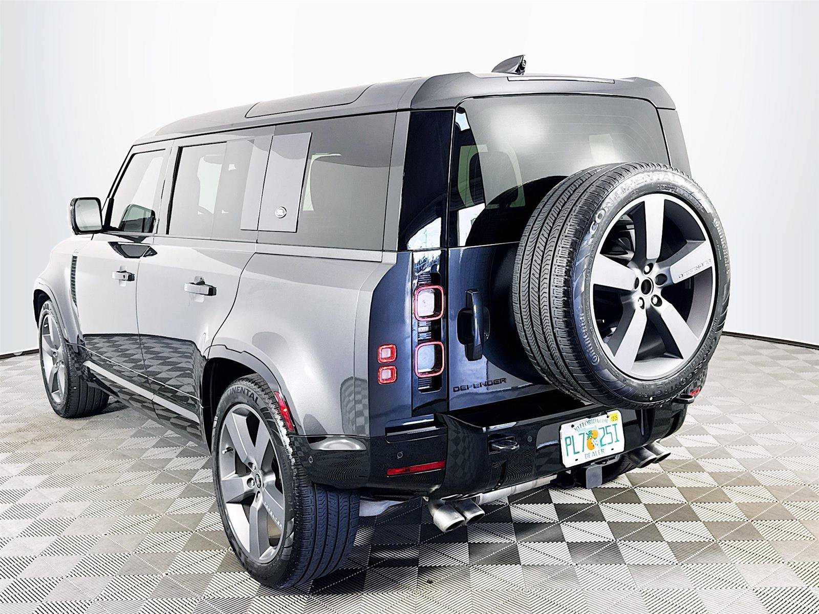 2024 Land Rover Defender 110 V8 photo 7
