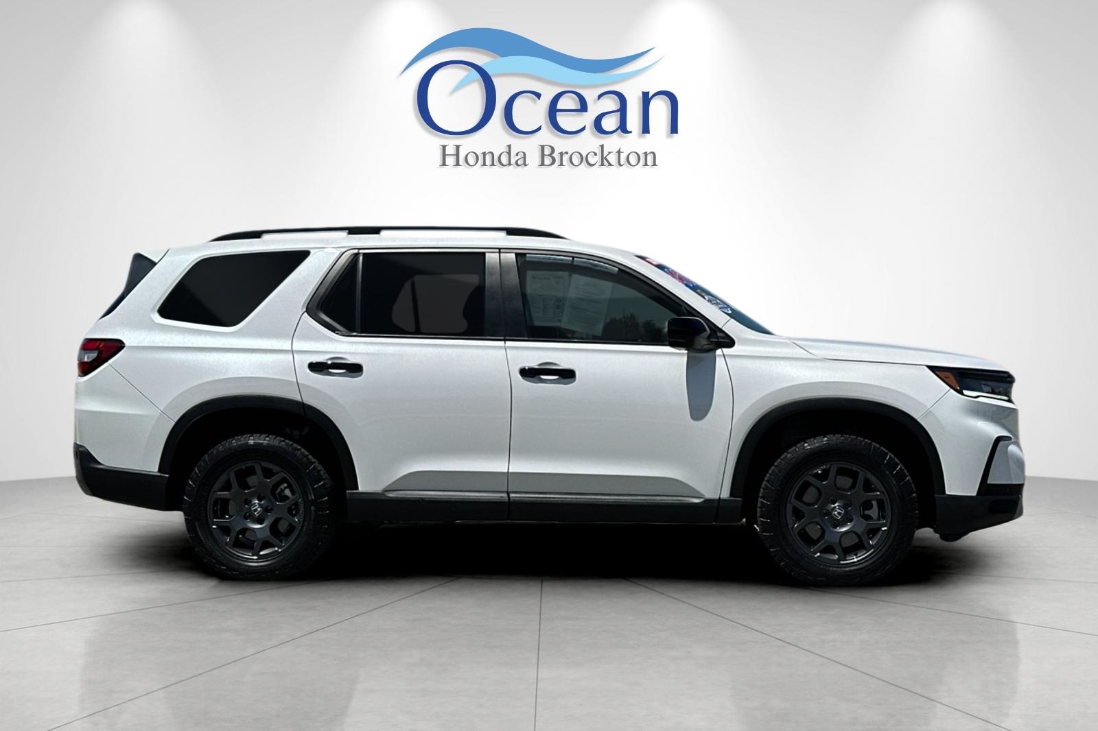 2025 Honda Pilot TrailSport photo 5