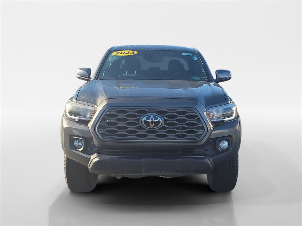 2023 Toyota Tacoma TRD Off-Road photo 3