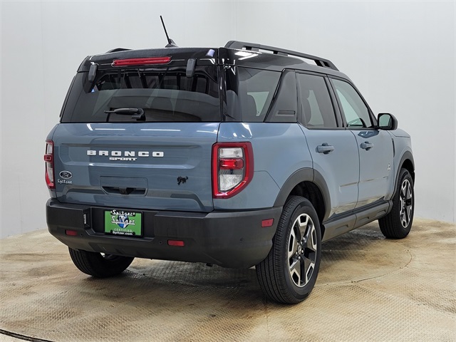 2024 Ford Bronco Sport Outer Banks photo 2