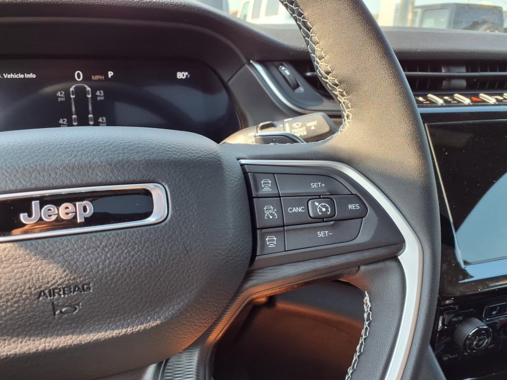 2025 Jeep Grand Cherokee Laredo X photo 15