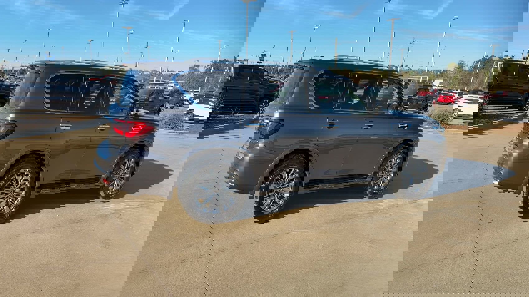 2024 Infiniti QX80 Luxe photo 7