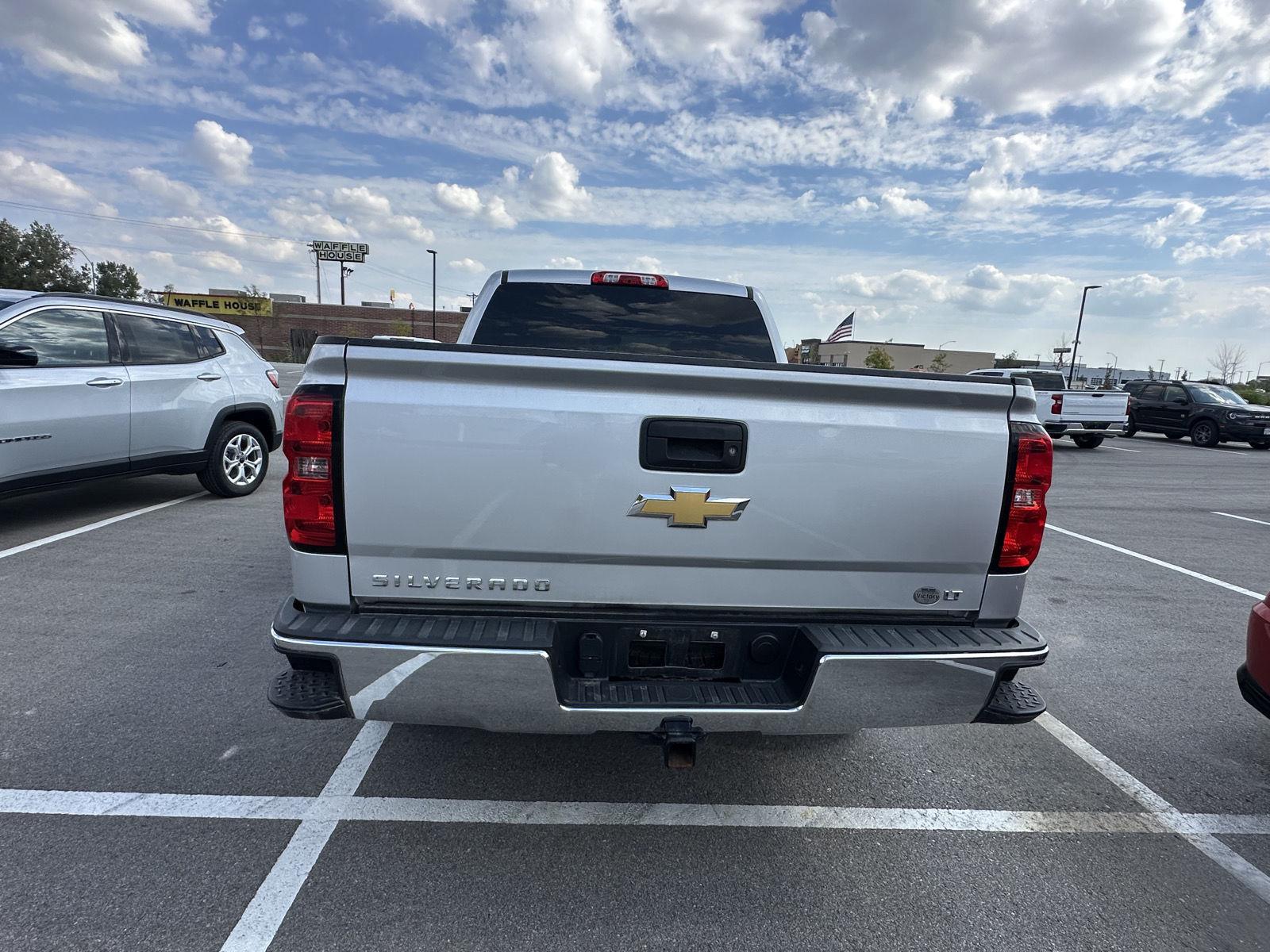 2018 Chevrolet Silverado 1500 LT photo 3