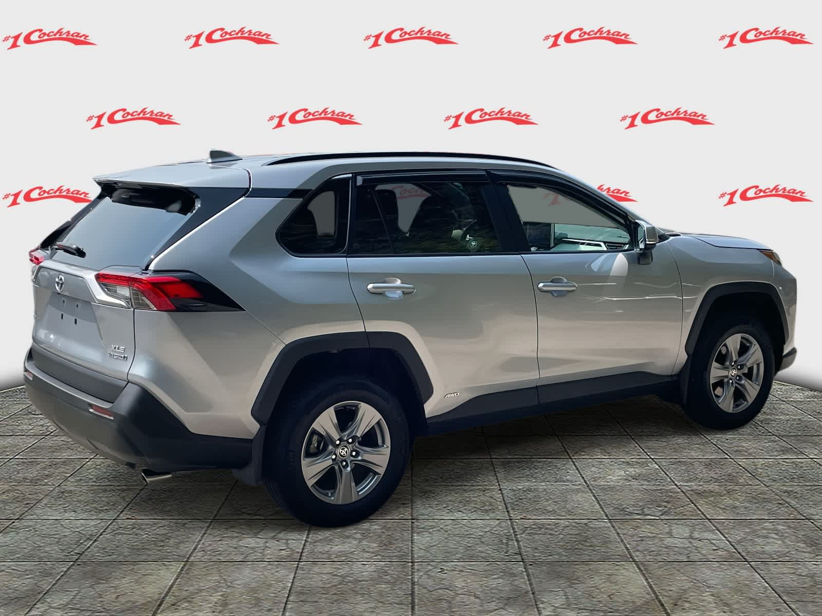 2024 Toyota RAV4 Hybrid XLE photo 2