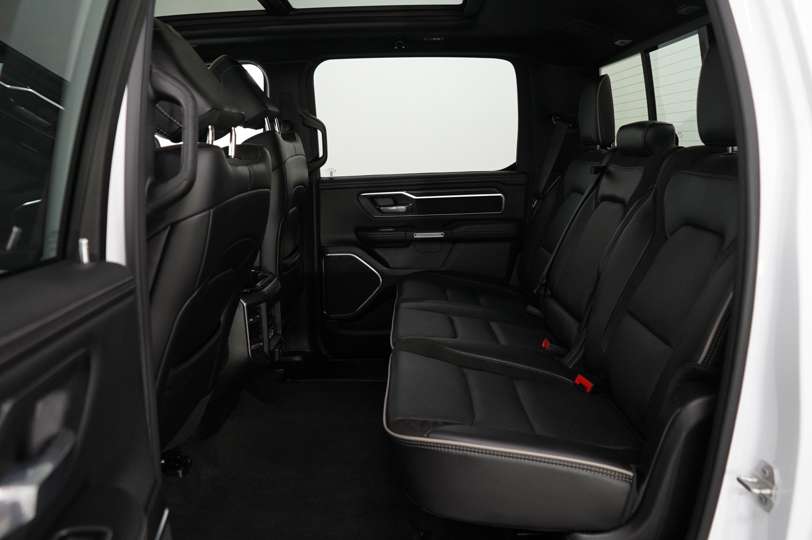 2024 Ram 1500 Laramie photo 15
