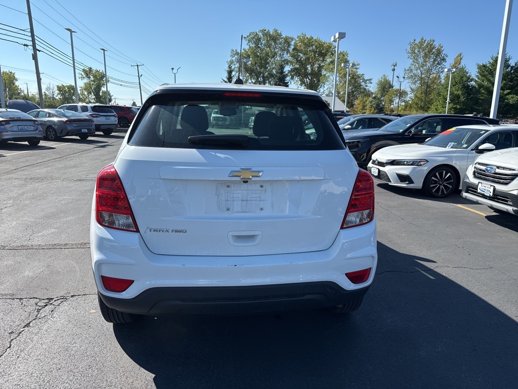 2018 Chevrolet Trax LS photo 3