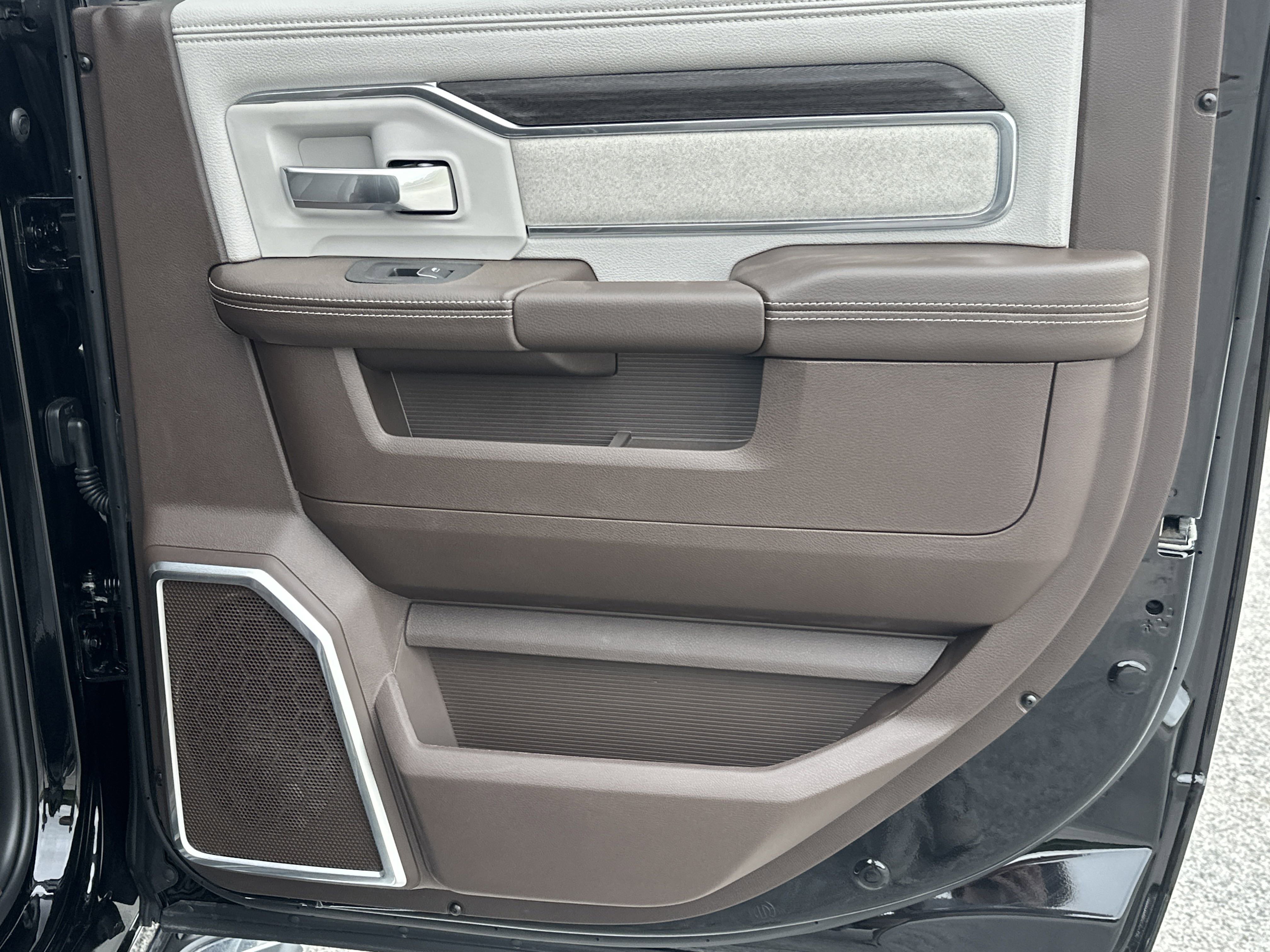 2025 Ram 2500 Laramie photo 3