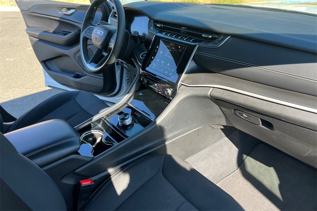 2023 Jeep Grand Cherokee Laredo photo 20