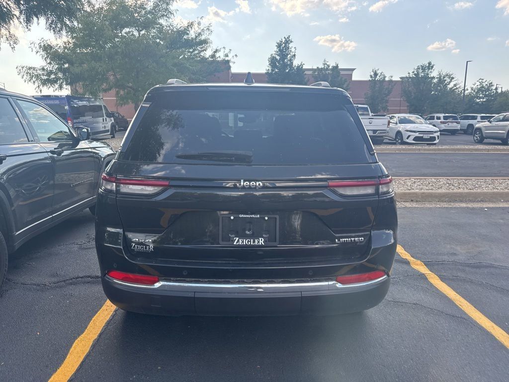 2023 Jeep Grand Cherokee Limited photo 9